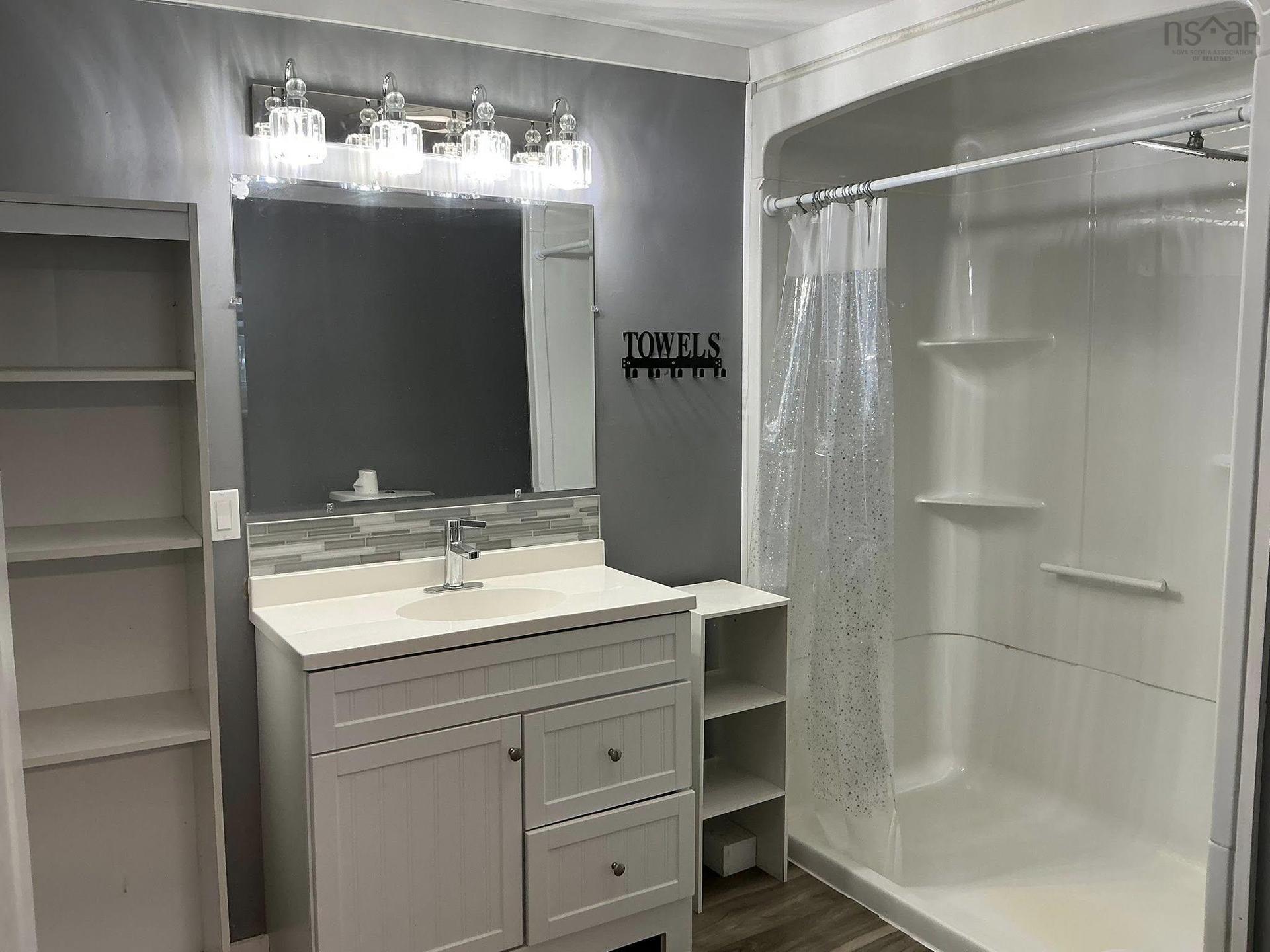 492 Highway 8, Milton, NS