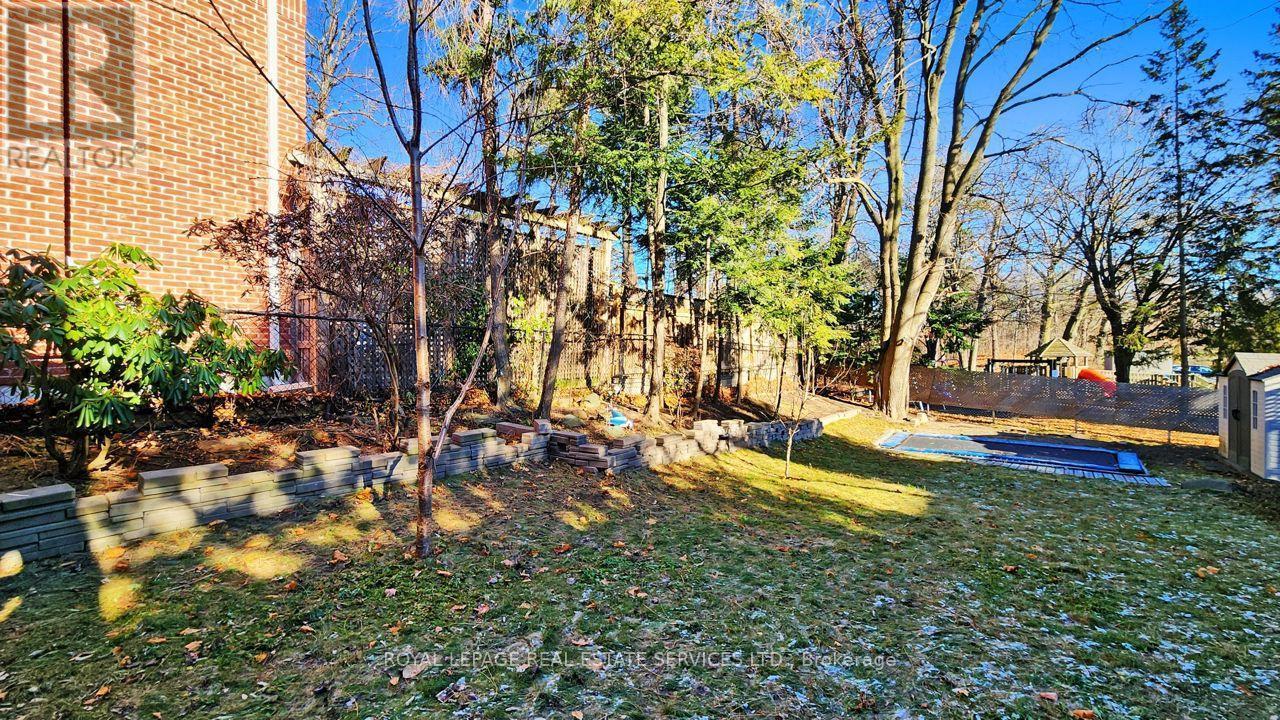 19 Strathgowan Crescent, Toronto, ON - Outdoor