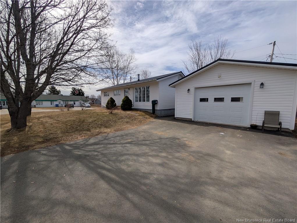 562 Fleet, Bathurst, NB