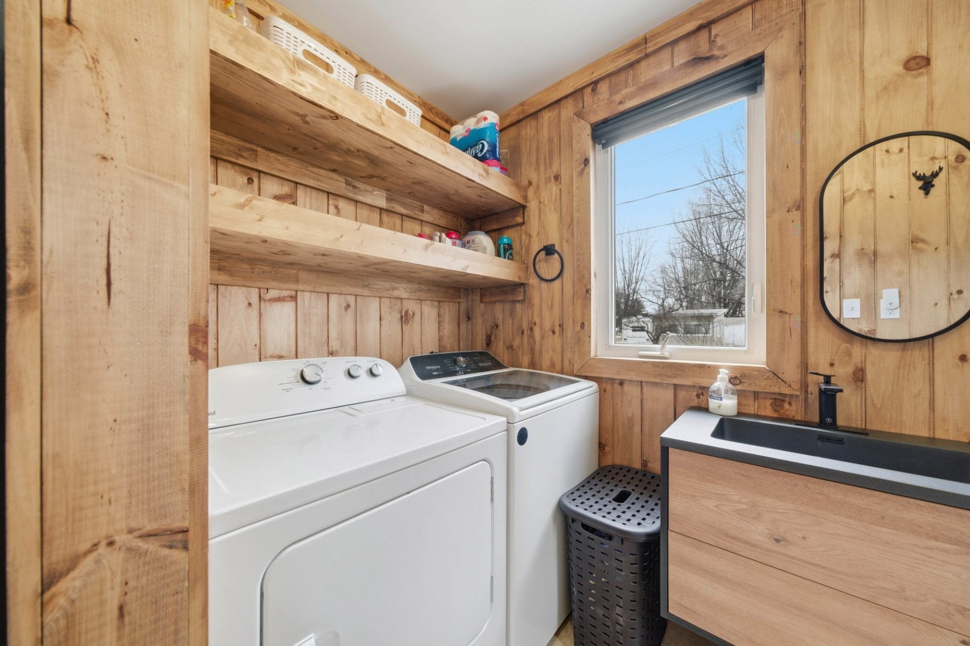 Bathroom - 23 Rue Aldéas-Lachapelle, Saint-François-Du-Lac, QC - Indoor Photo Showing Laundry Room