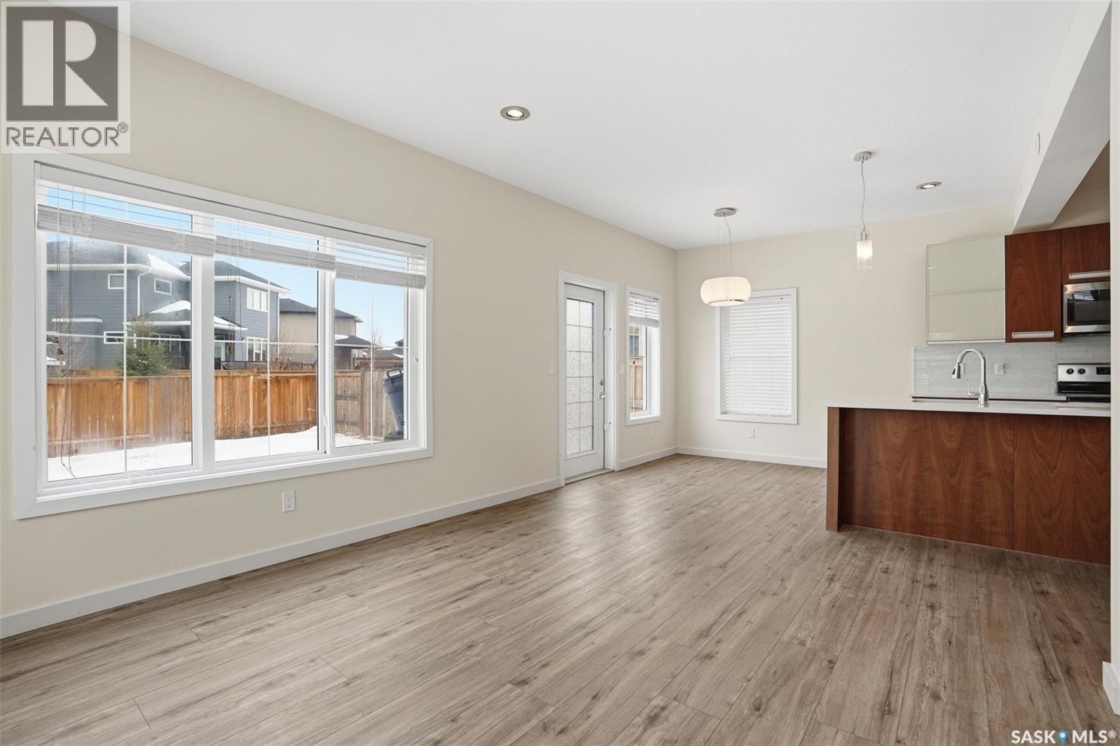 516 Pichler Way, Saskatoon, SK - Indoor Photo Showing Kitchen