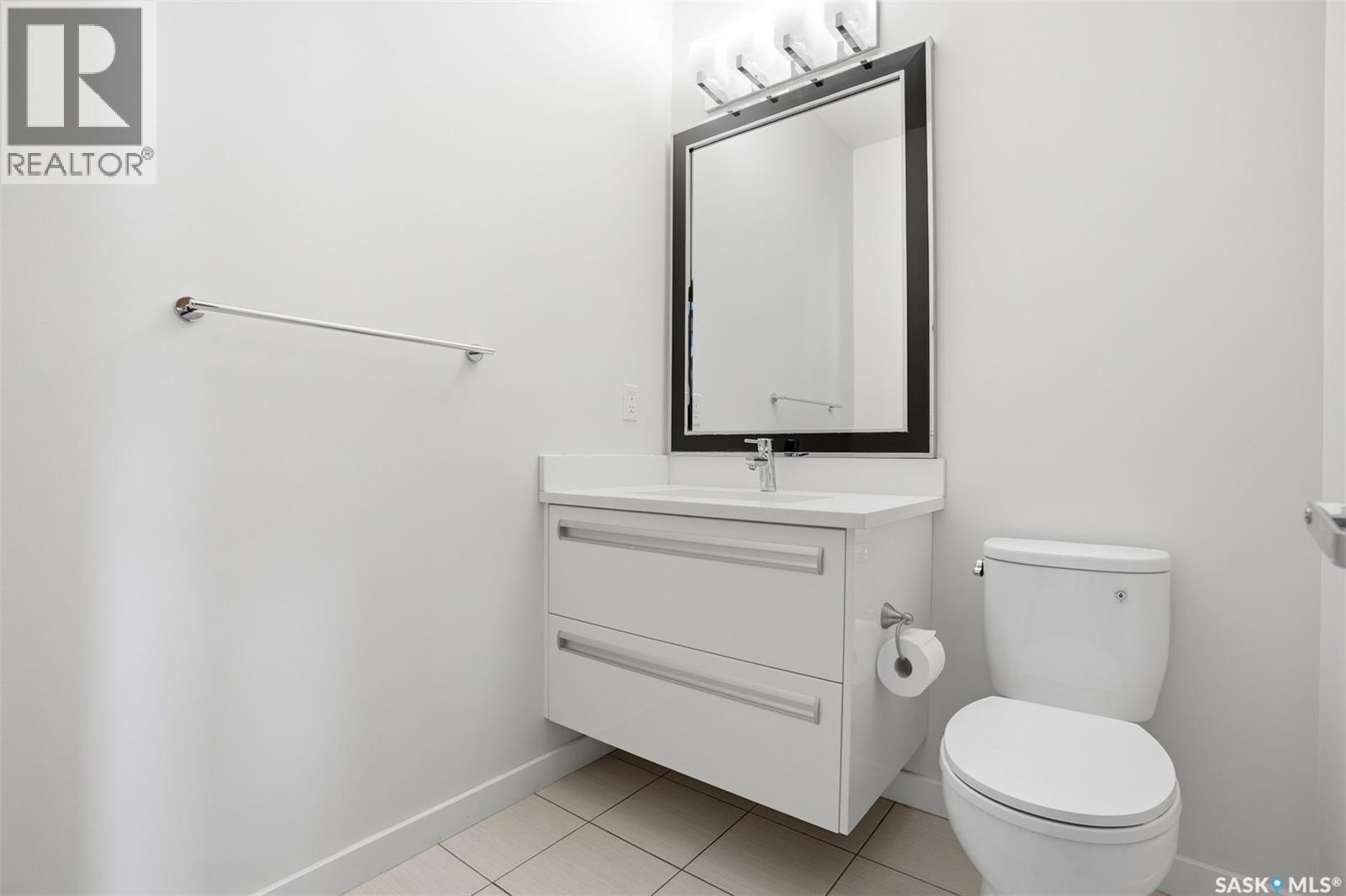 516 Pichler Way, Saskatoon, SK - Indoor Photo Showing Bathroom