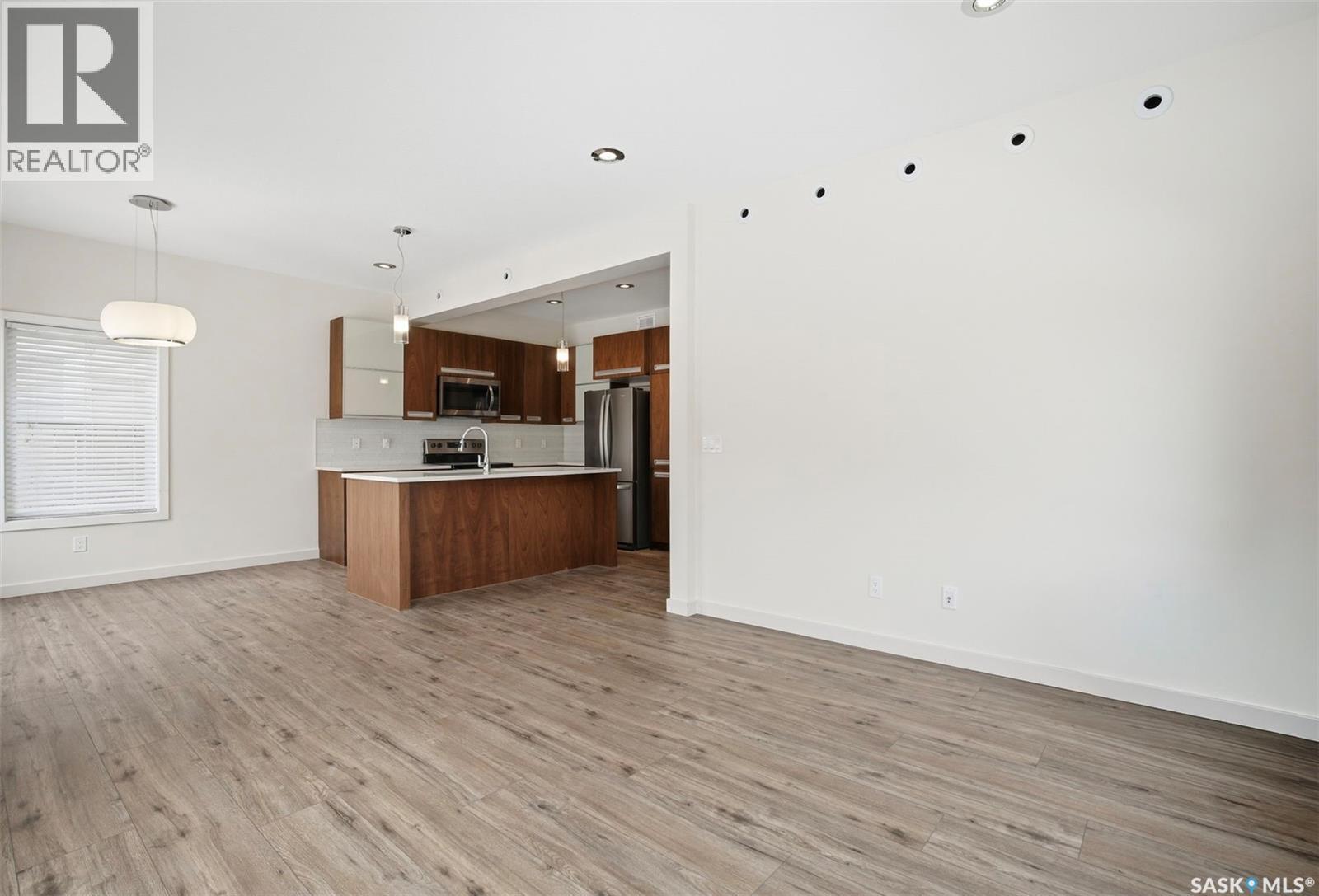 516 Pichler Way, Saskatoon, SK - Indoor Photo Showing Kitchen