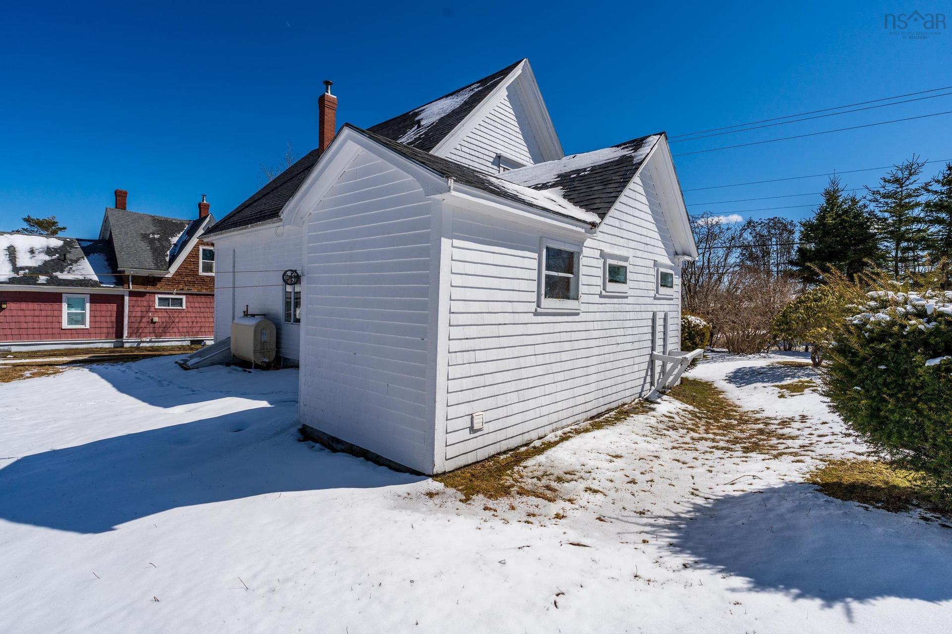 46 Highway 335, Pubnico, NS