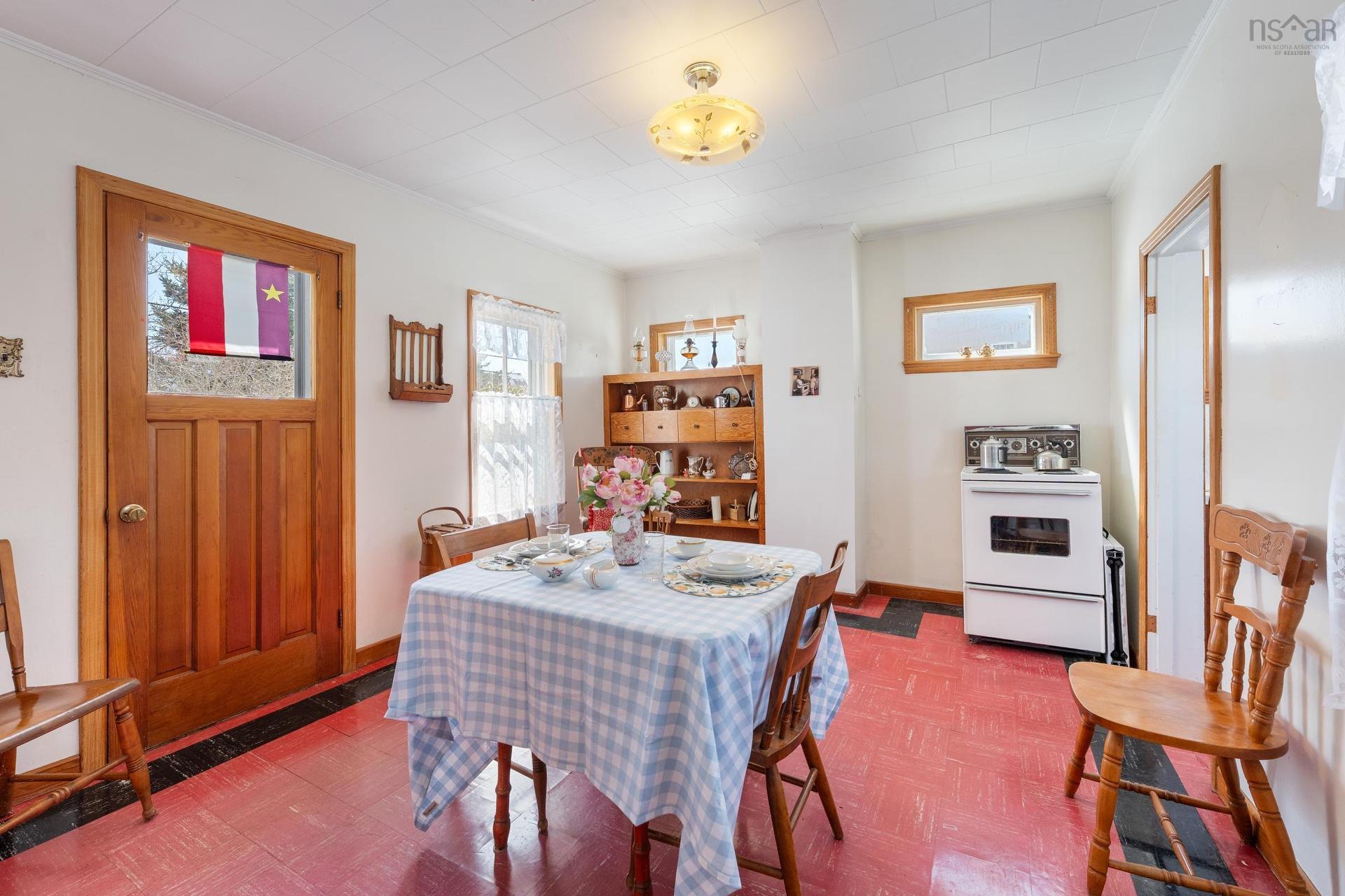 46 Highway 335, Pubnico, NS