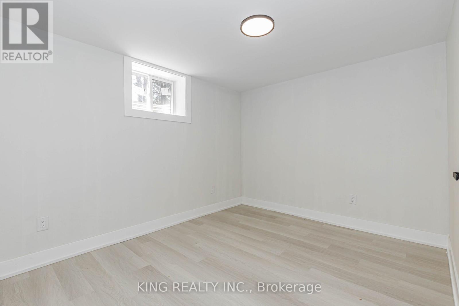 40 Granton Street, Hamilton, ON - Indoor Photo Showing Other Room
