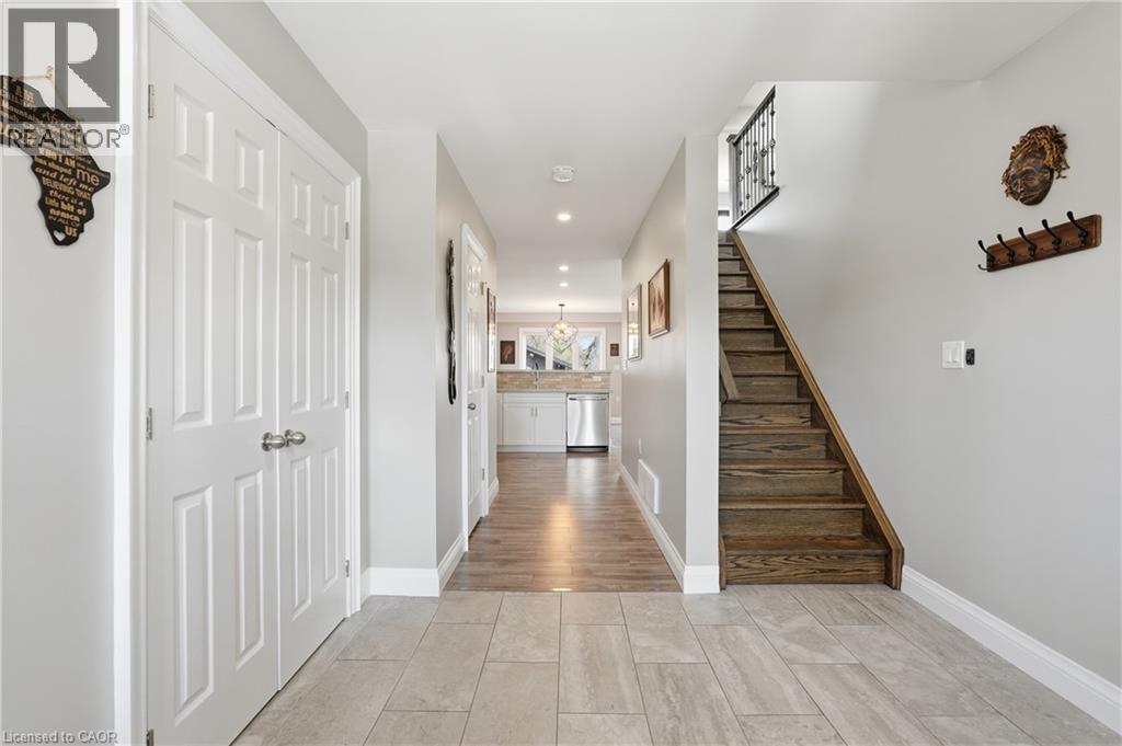 3 Rembe Avenue, Hamilton, ON - Indoor Photo Showing Other Room