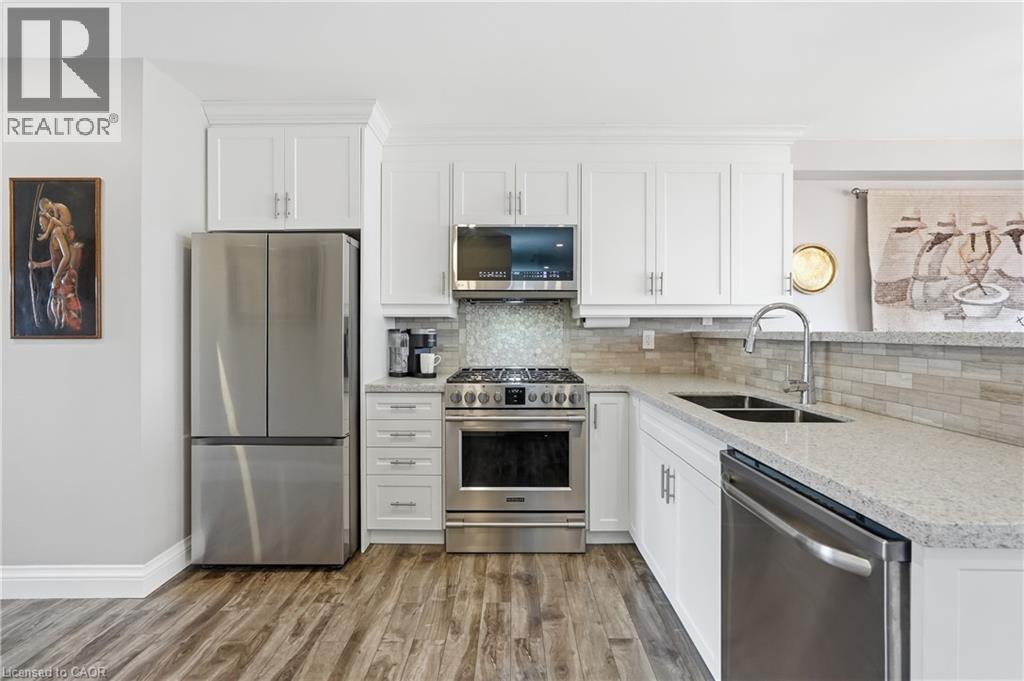3 Rembe Avenue, Hamilton, ON - Indoor Photo Showing Kitchen With Double Sink With Upgraded Kitchen