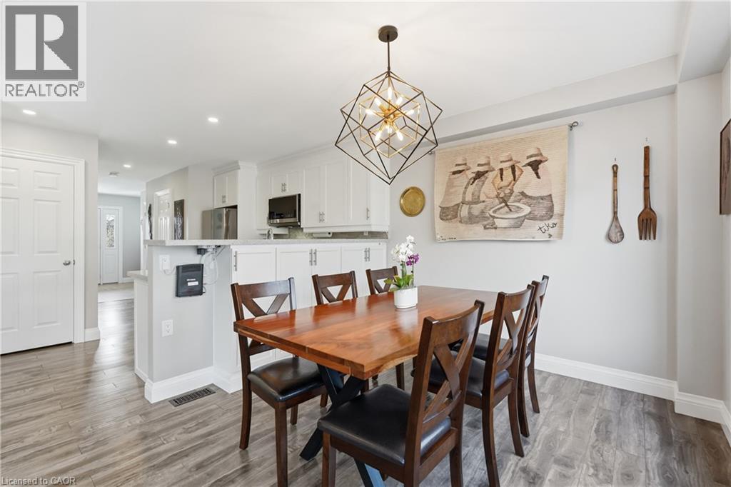 3 Rembe Avenue, Hamilton, ON - Indoor Photo Showing Dining Room