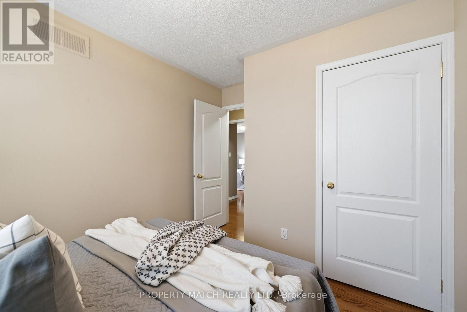 3rd Bedroom - 680 Ormond Drive, Oshawa, ON - Indoor Photo Showing Bedroom