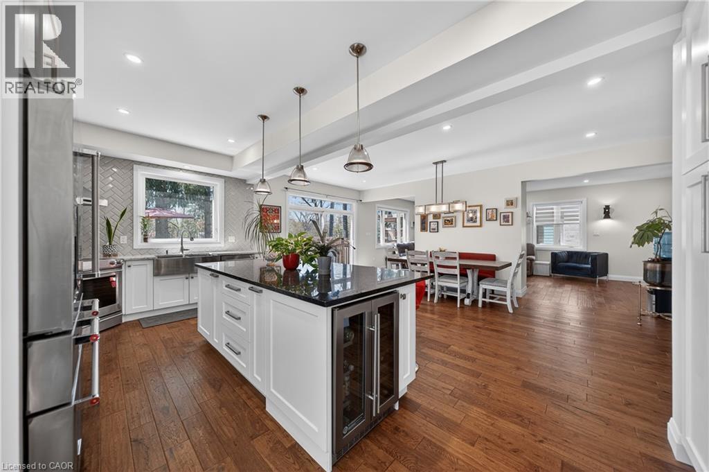 25 Macville Avenue, Kitchener, ON - Indoor Photo Showing Kitchen With Upgraded Kitchen