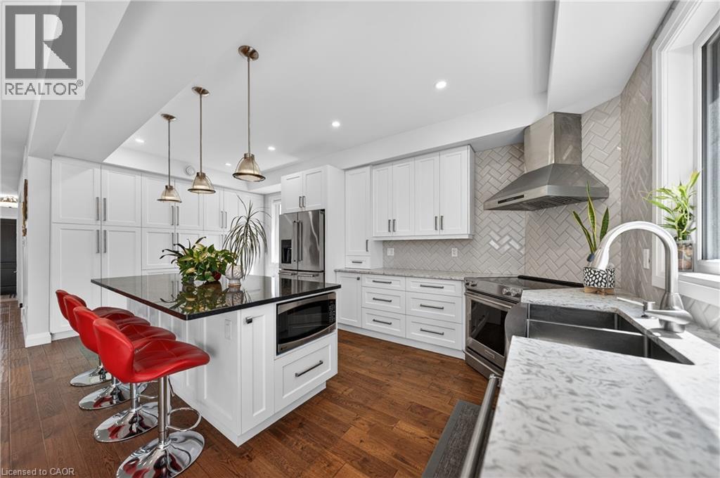 25 Macville Avenue, Kitchener, ON - Indoor Photo Showing Kitchen With Double Sink With Upgraded Kitchen