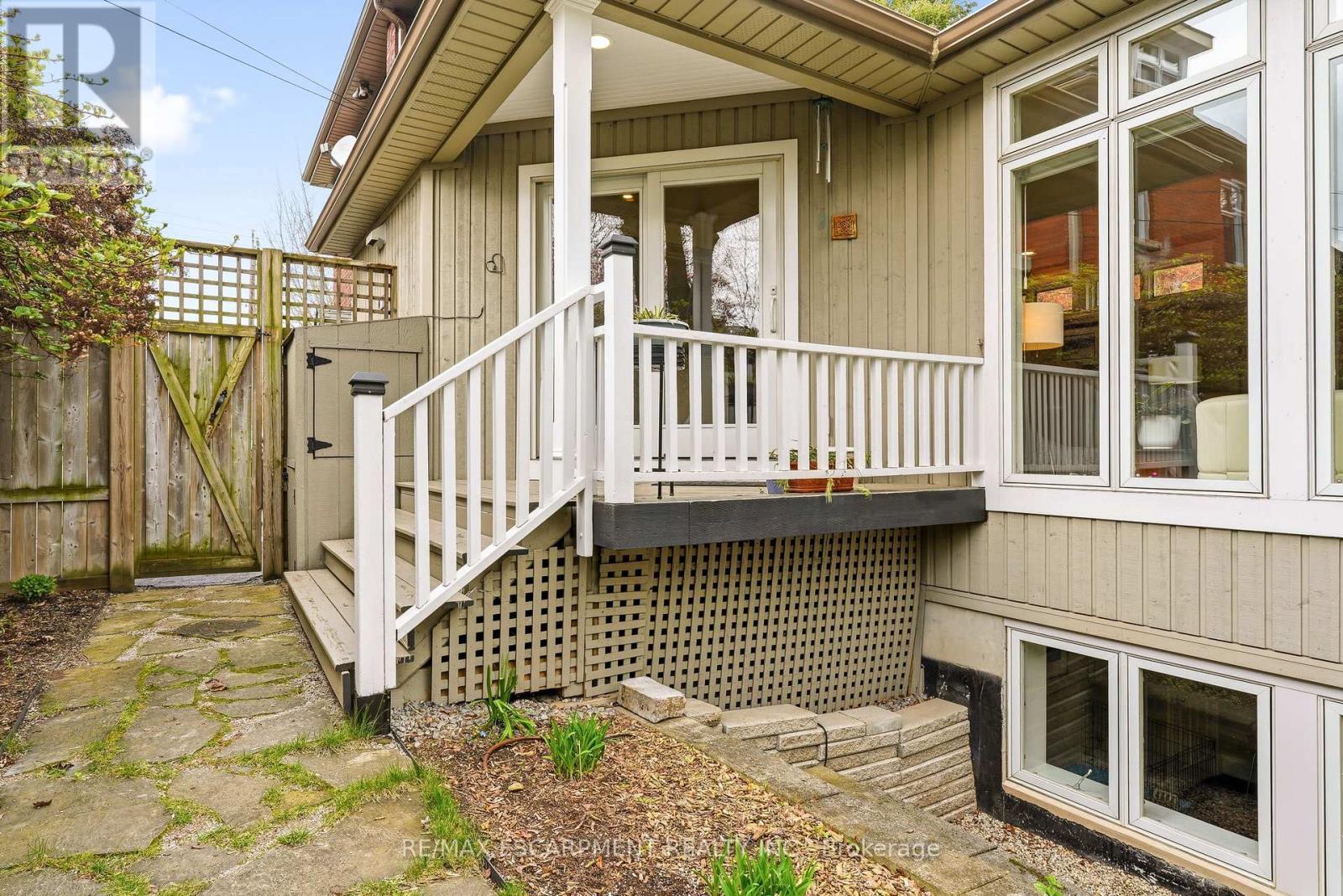 2116 Caroline Street, Burlington, ON - Outdoor With Deck Patio Veranda With Exterior
