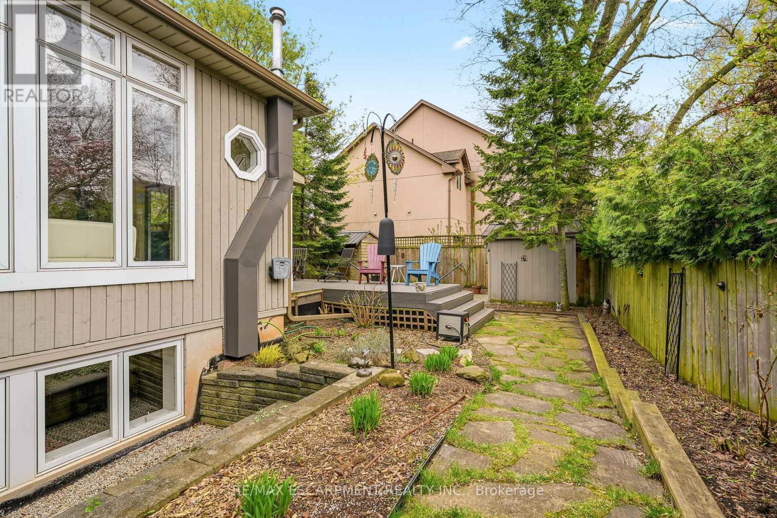 2116 Caroline Street, Burlington, ON - Outdoor With Exterior