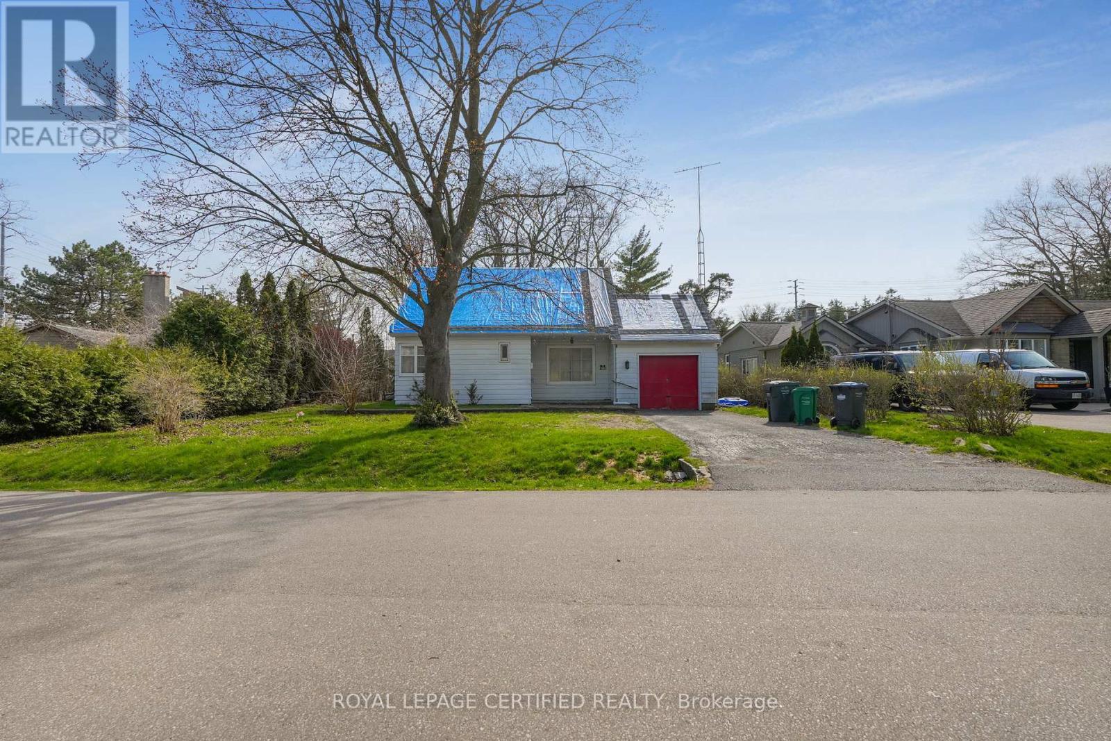 1348 Hollyrood Avenue, Mississauga, ON - Outdoor With Facade