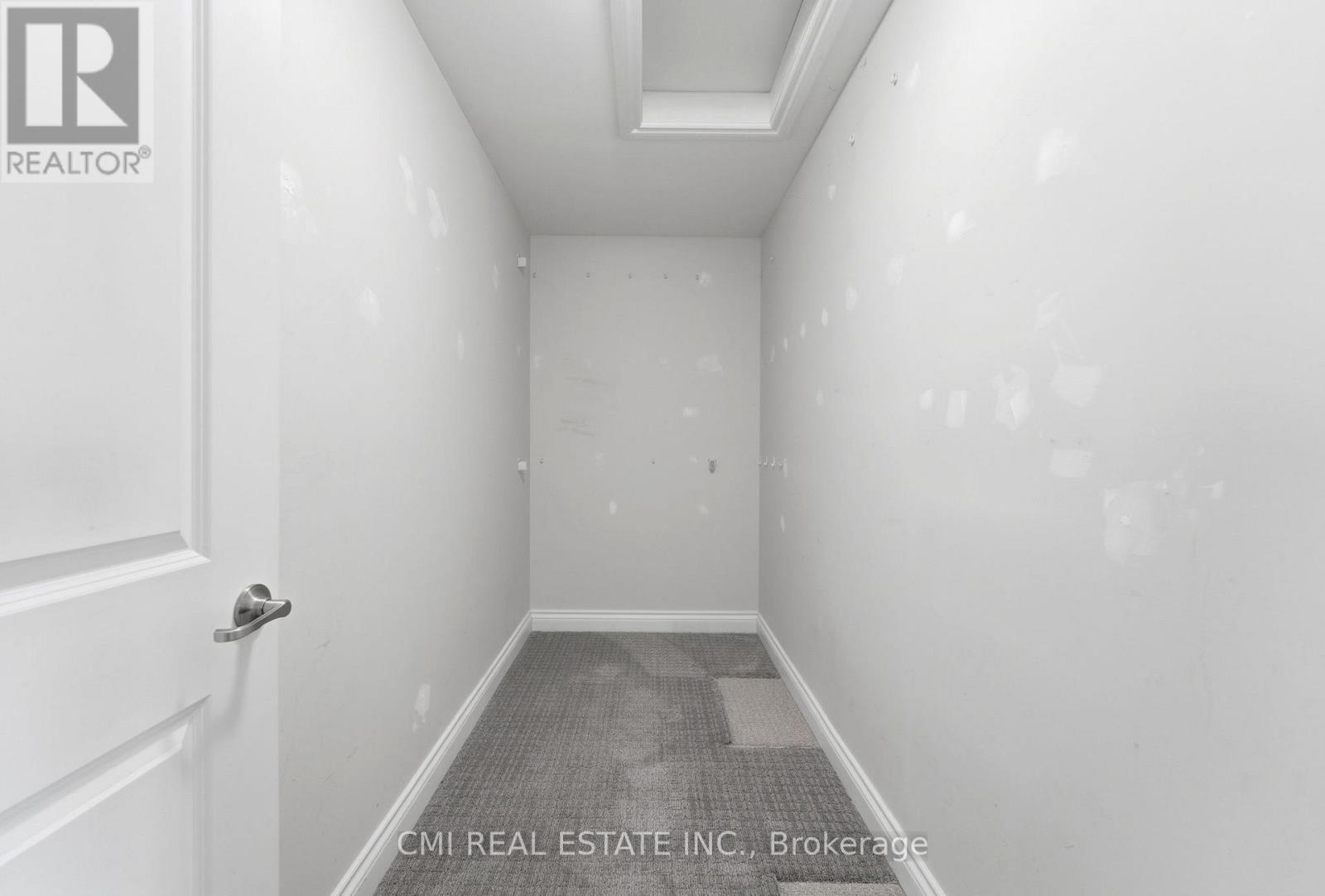 12 Mitten Court, Hamilton, ON - Indoor Photo Showing Other Room