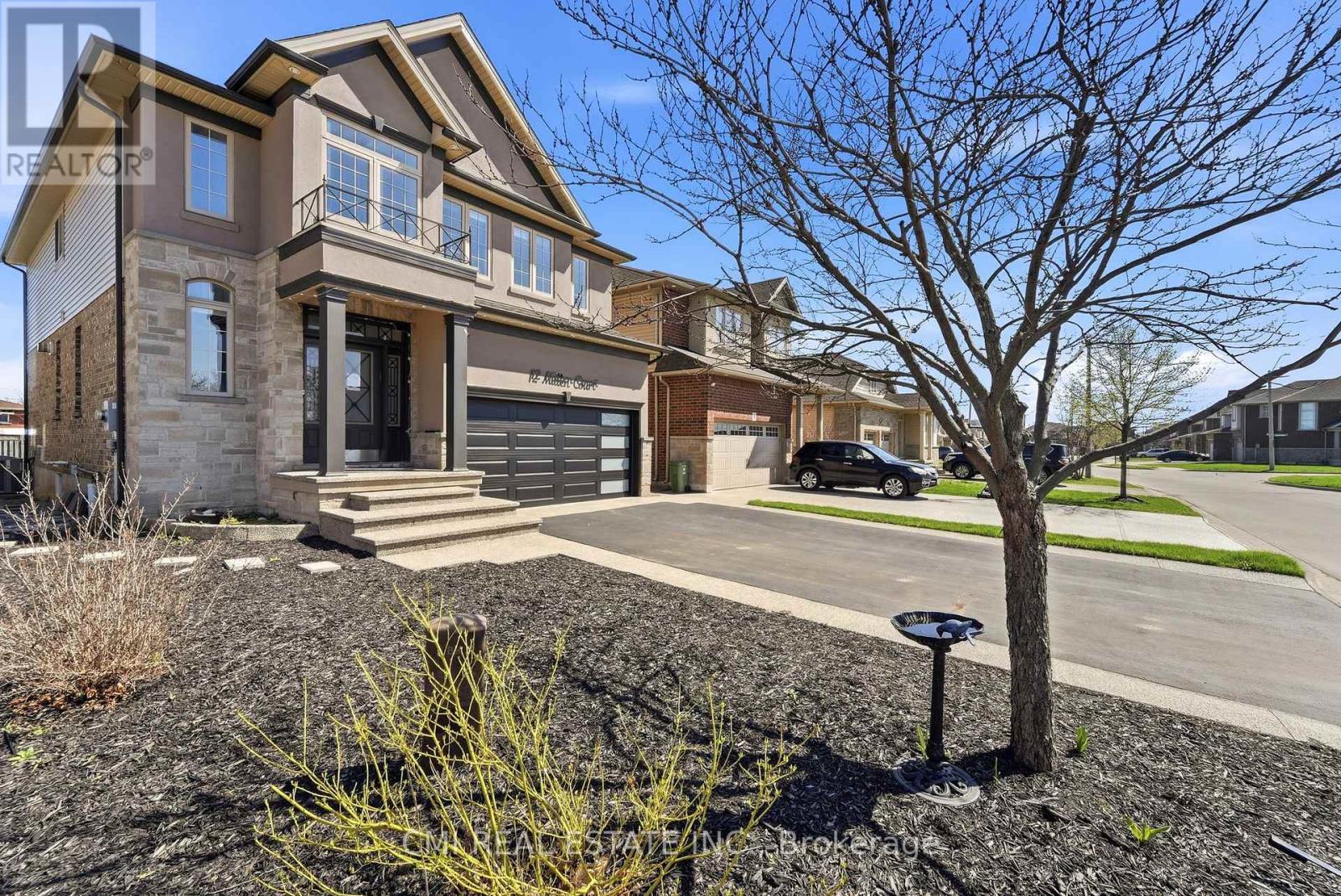 12 Mitten Court, Hamilton, ON - Outdoor With Facade