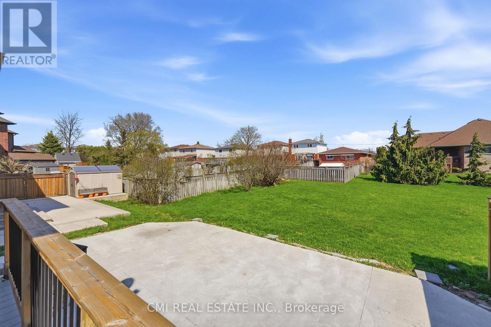 12 Mitten Court, Hamilton, ON - Outdoor