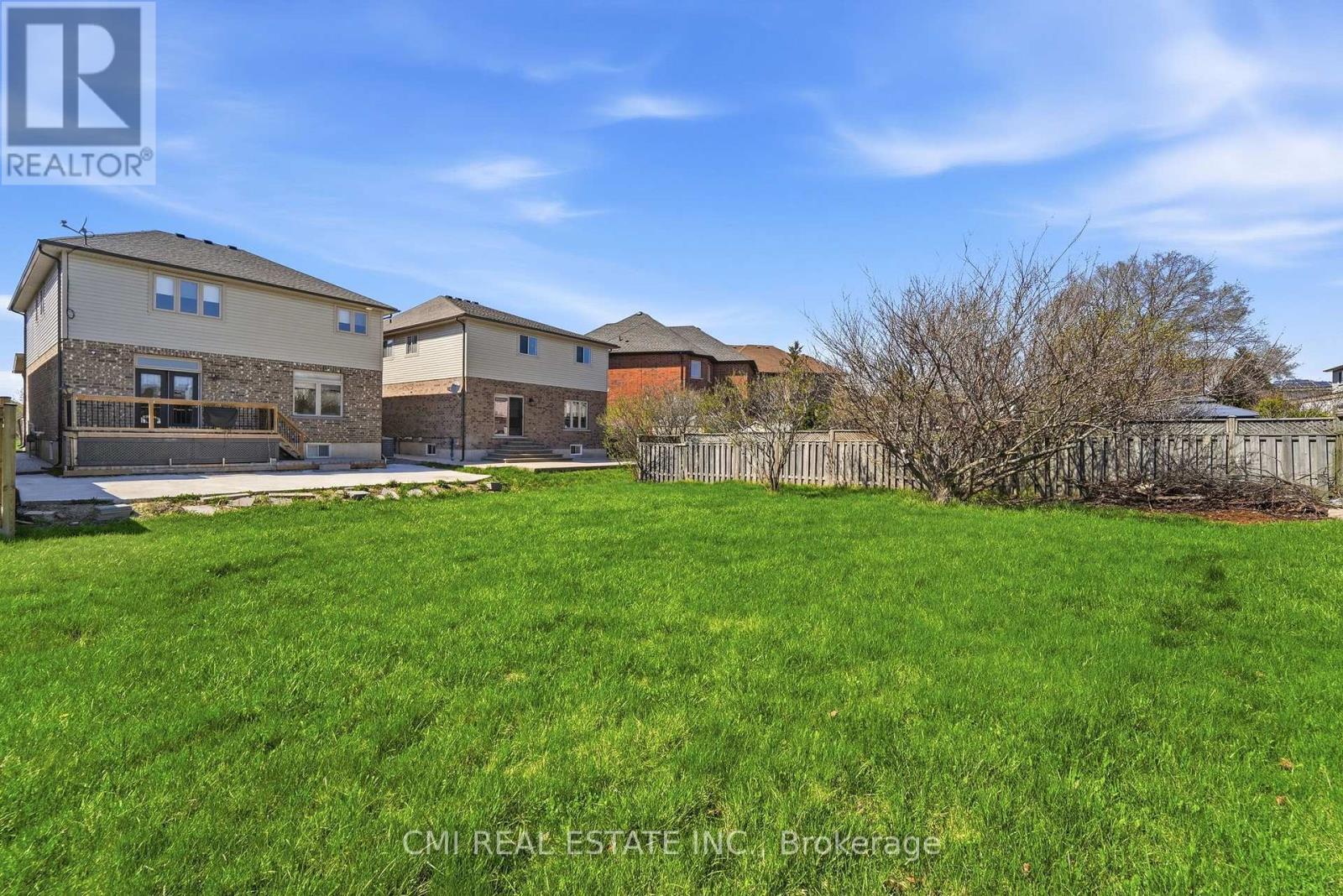 12 Mitten Court, Hamilton, ON - Outdoor With Deck Patio Veranda
