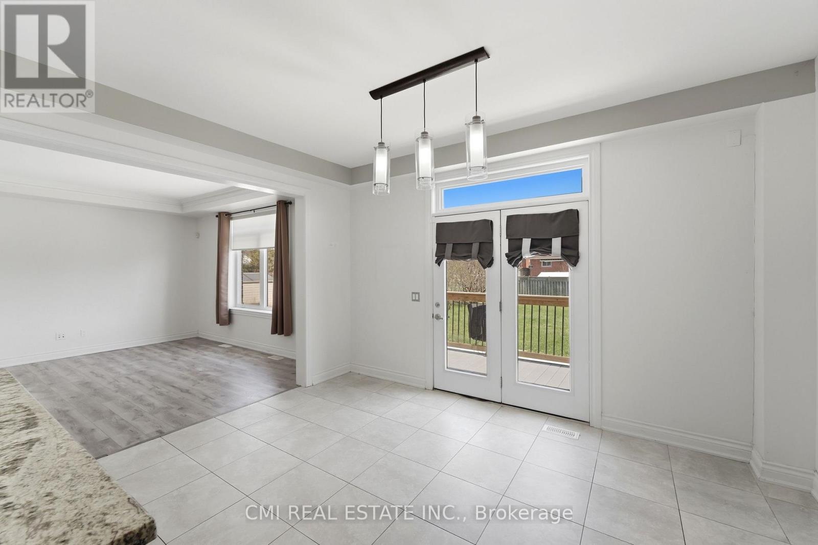 12 Mitten Court, Hamilton, ON - Indoor Photo Showing Other Room