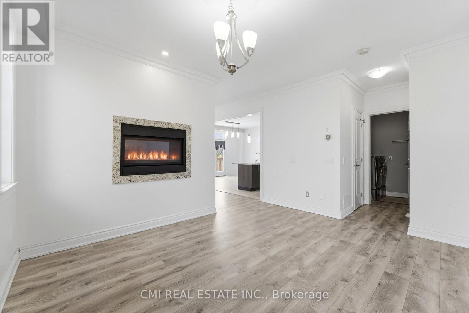 12 Mitten Court, Hamilton, ON - Indoor With Fireplace