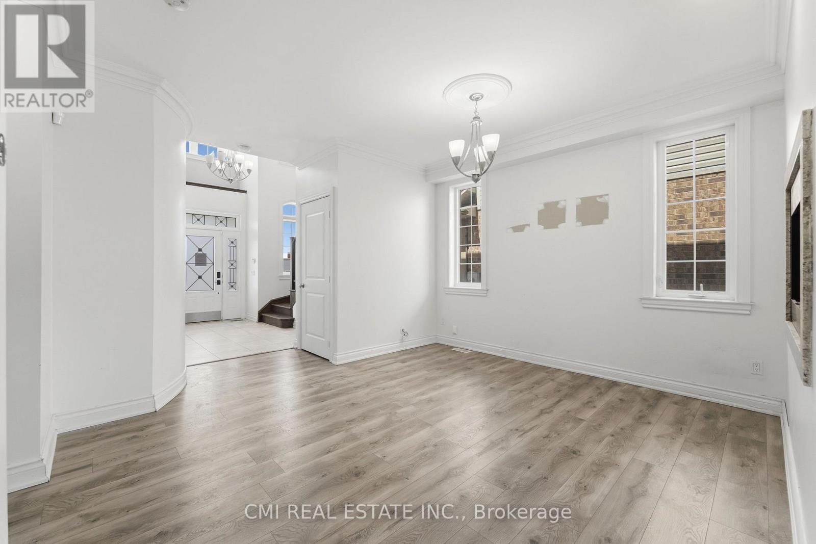 12 Mitten Court, Hamilton, ON - Indoor Photo Showing Other Room
