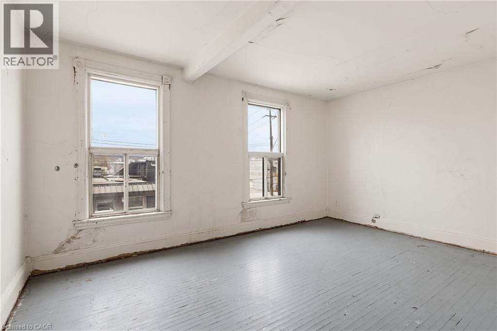 39 Munroe Street, Hamilton, ON - Indoor Photo Showing Other Room