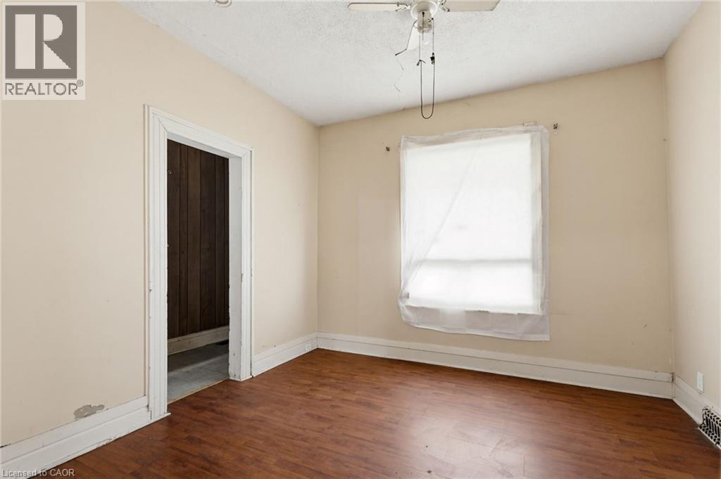 39 Munroe Street, Hamilton, ON - Indoor Photo Showing Other Room