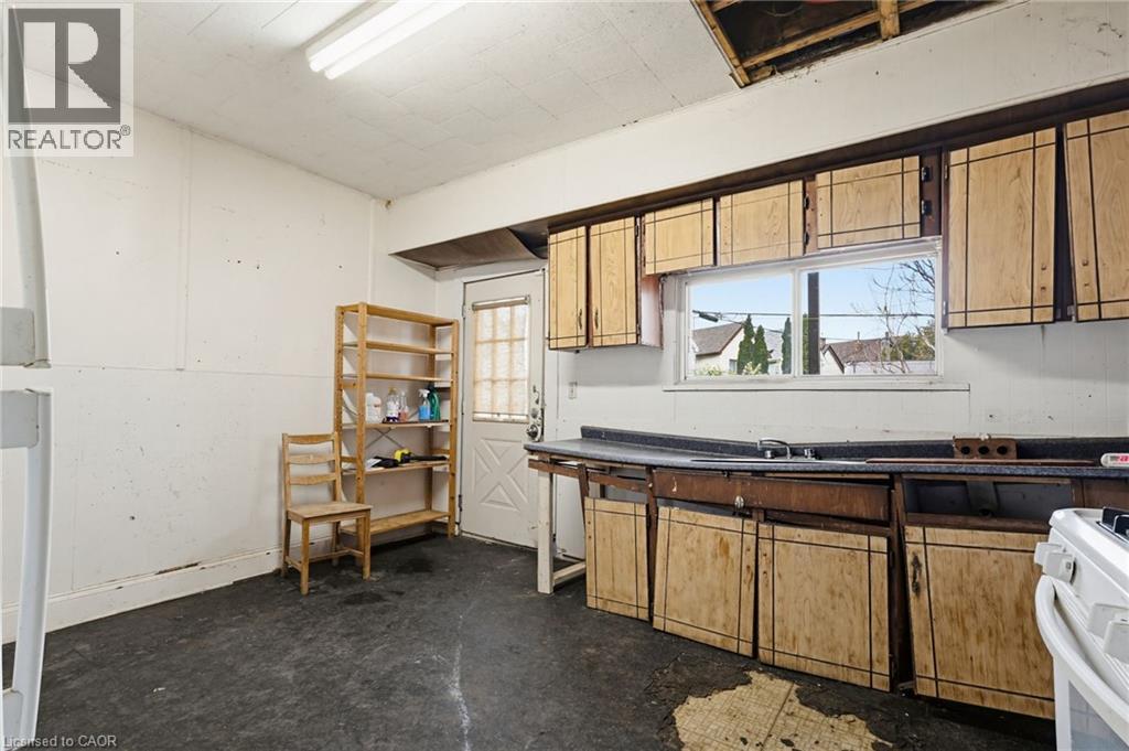 39 Munroe Street, Hamilton, ON - Indoor
