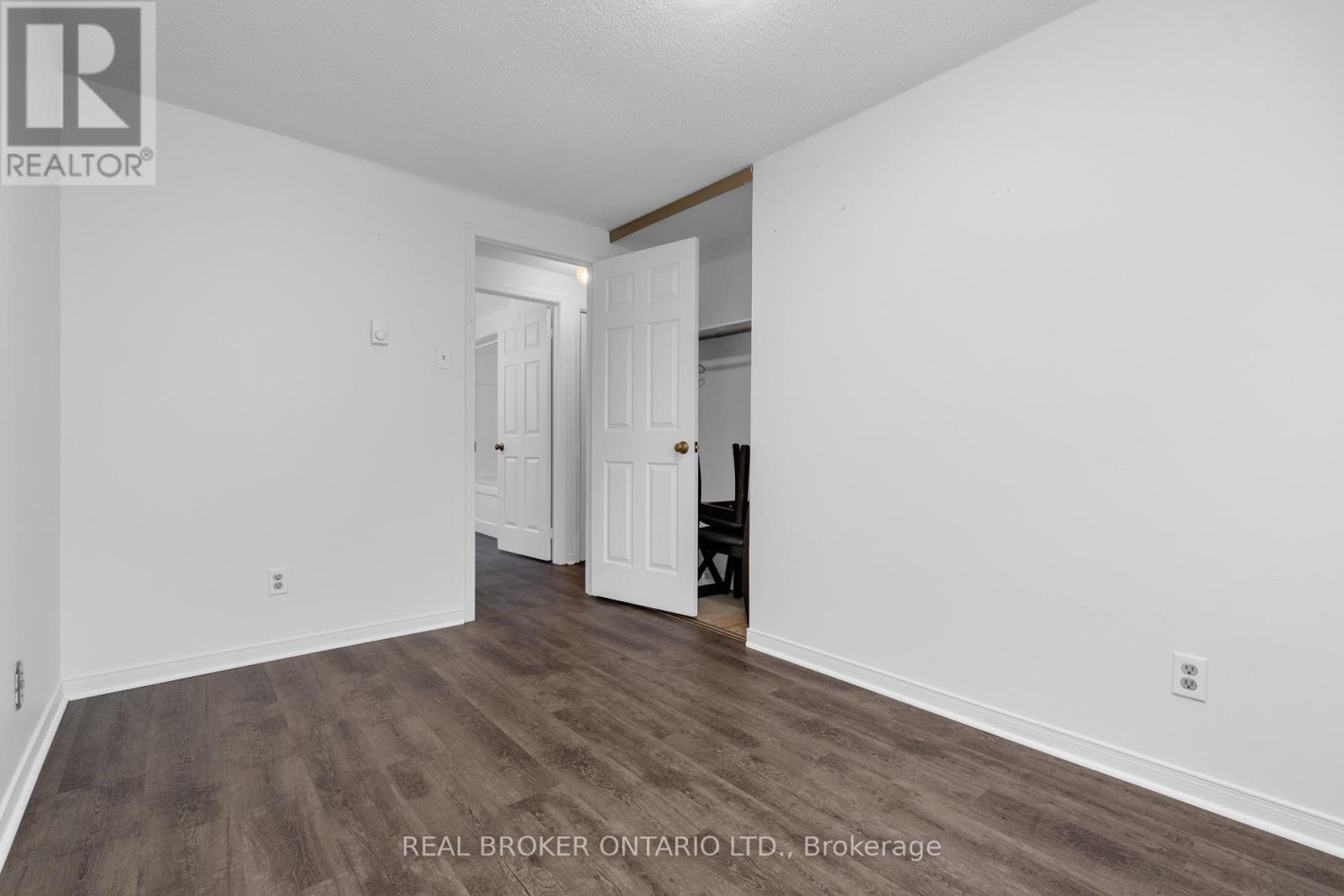 8 Maple Leaf Terrace, Innisfil, ON - Indoor Photo Showing Other Room