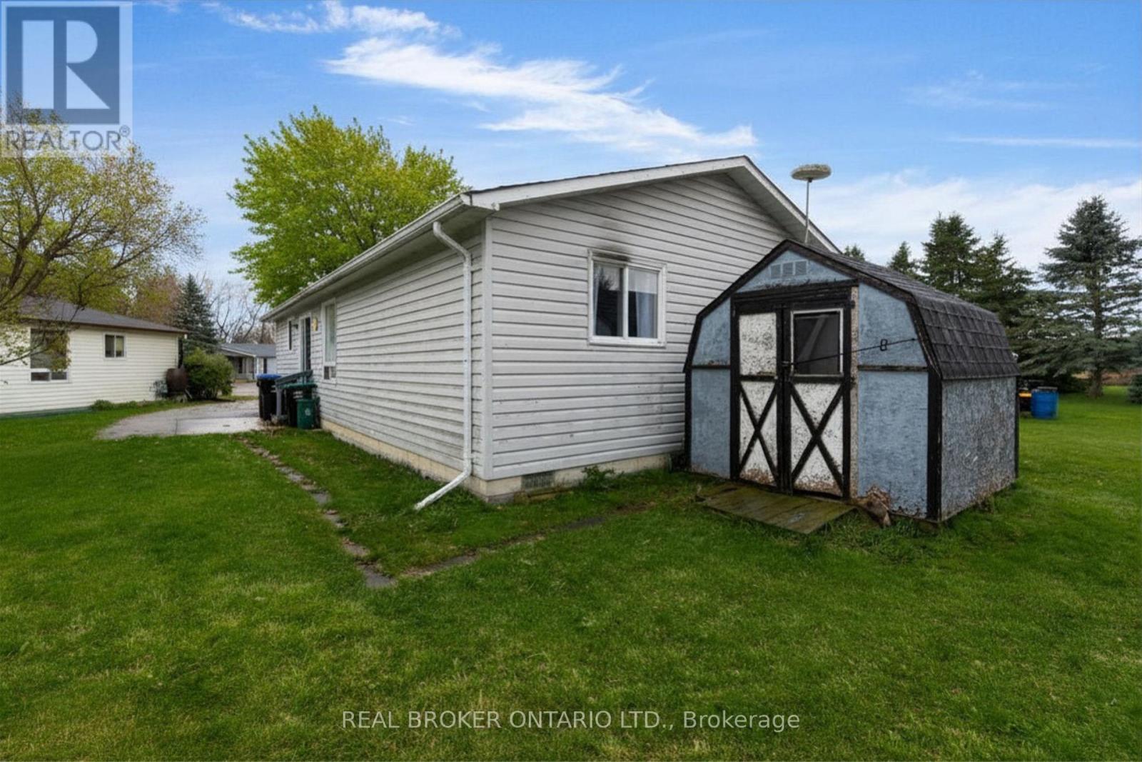 8 Maple Leaf Terrace, Innisfil, ON - Outdoor