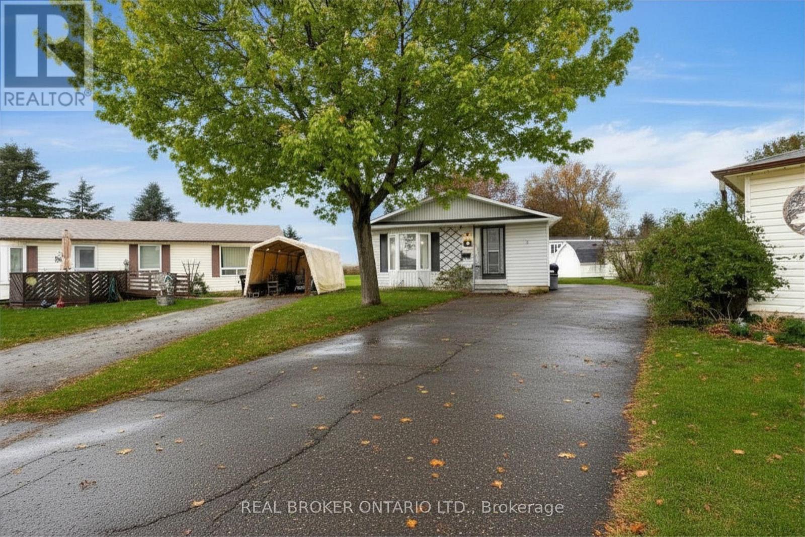 8 Maple Leaf Terrace, Innisfil, ON - Outdoor