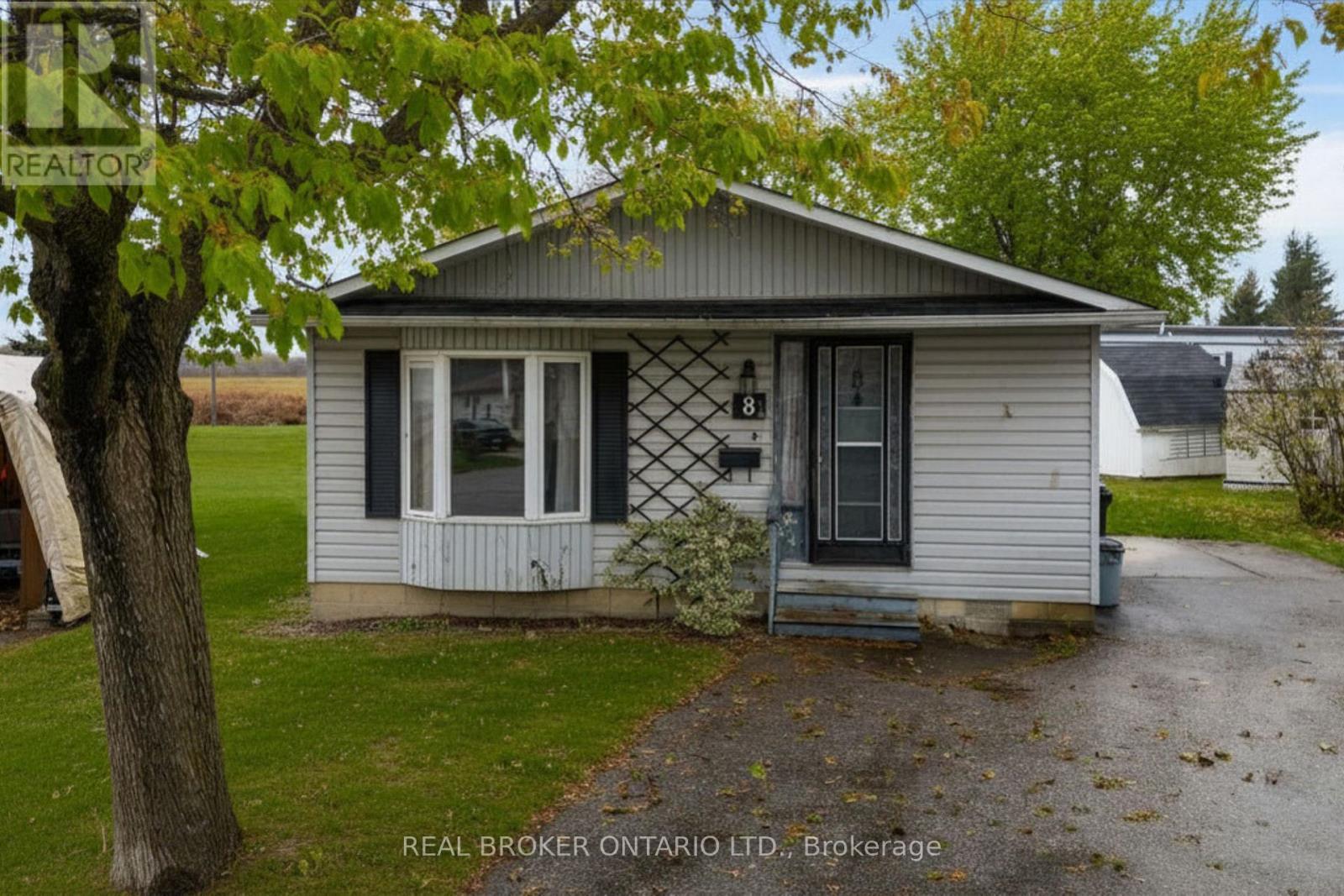 8 Maple Leaf Terrace, Innisfil, ON - Outdoor