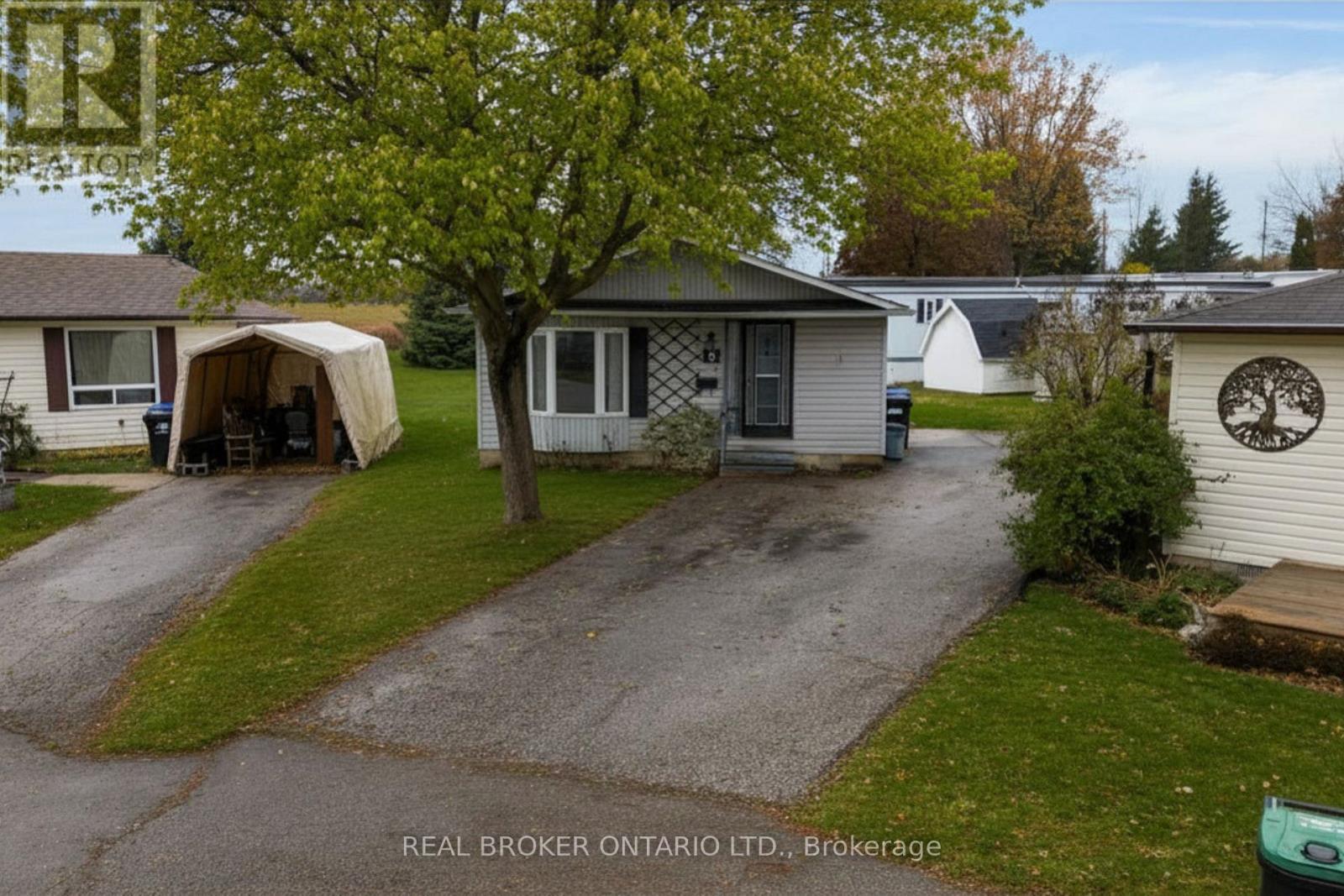 8 Maple Leaf Terrace, Innisfil, ON - Outdoor