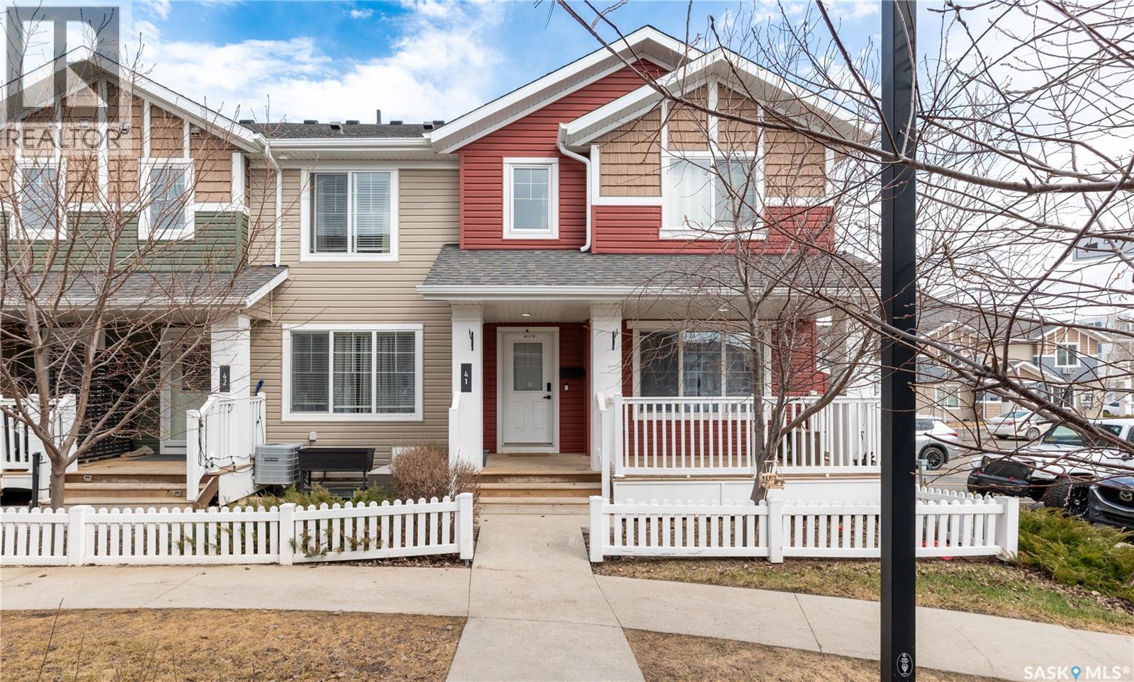 41 5702 Gordon Road, Regina, SK - Outdoor With Deck Patio Veranda With Facade