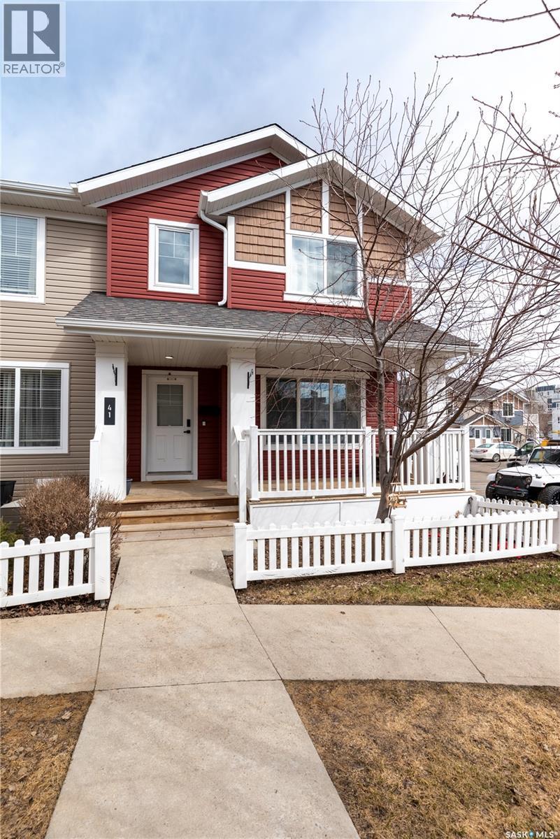 41 5702 Gordon Road, Regina, SK - Outdoor With Facade