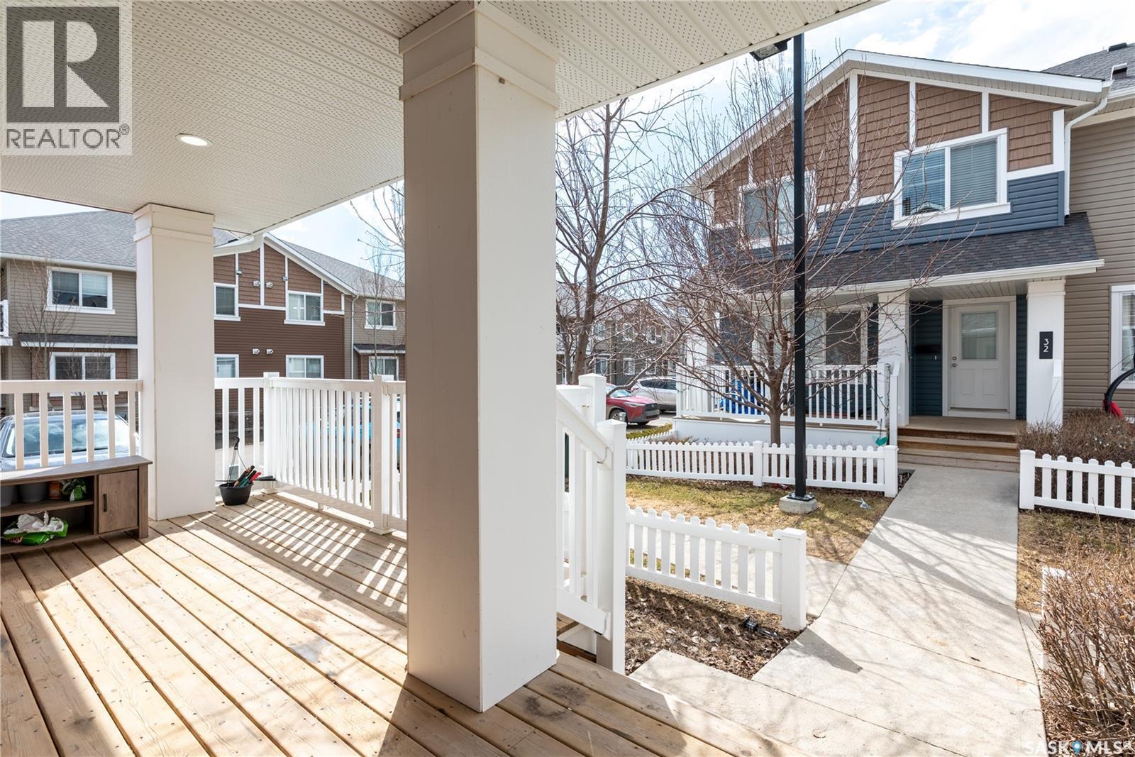 41 5702 Gordon Road, Regina, SK - Outdoor With Deck Patio Veranda