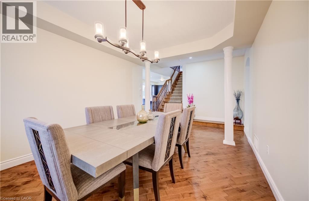 76 Glazebrook Crescent, Cambridge, ON - Indoor Photo Showing Dining Room
