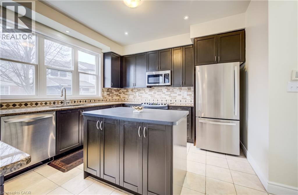 76 Glazebrook Crescent, Cambridge, ON - Indoor Photo Showing Kitchen With Stainless Steel Kitchen