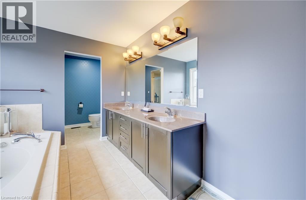 76 Glazebrook Crescent, Cambridge, ON - Indoor Photo Showing Bathroom