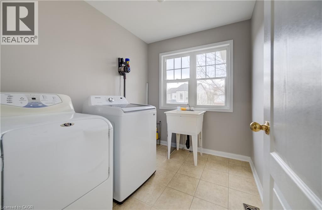 76 Glazebrook Crescent, Cambridge, ON - Indoor Photo Showing Laundry Room