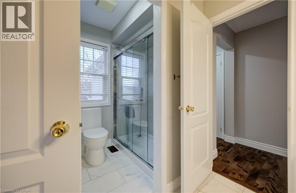 76 Glazebrook Crescent, Cambridge, ON - Indoor Photo Showing Bathroom