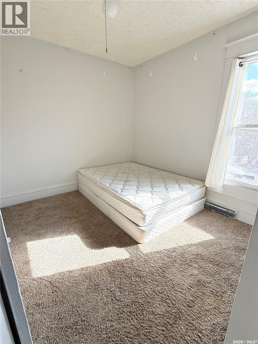 408 Assiniboia Street, Weyburn, SK - Indoor Photo Showing Other Room