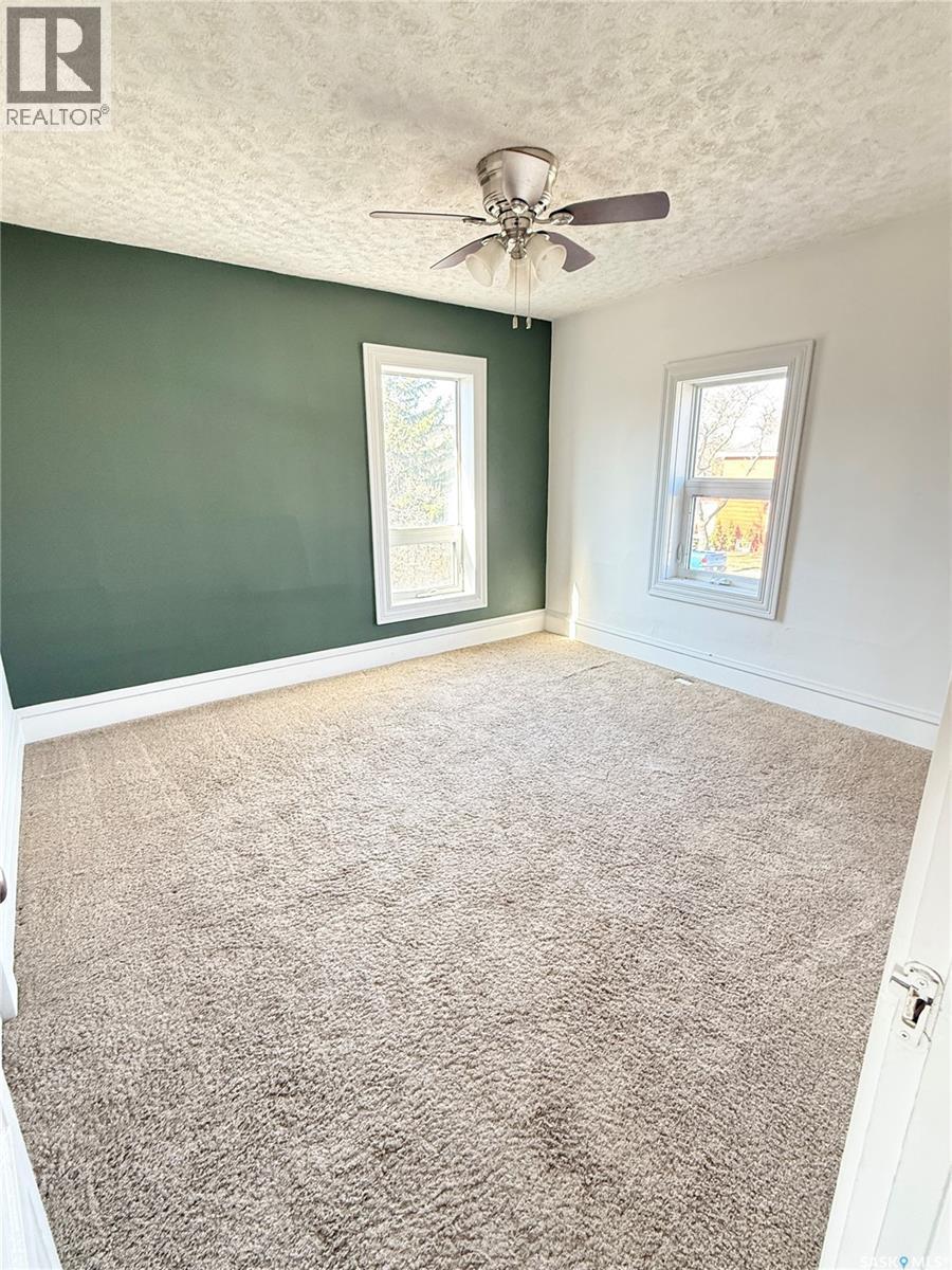 408 Assiniboia Street, Weyburn, SK - Indoor Photo Showing Other Room