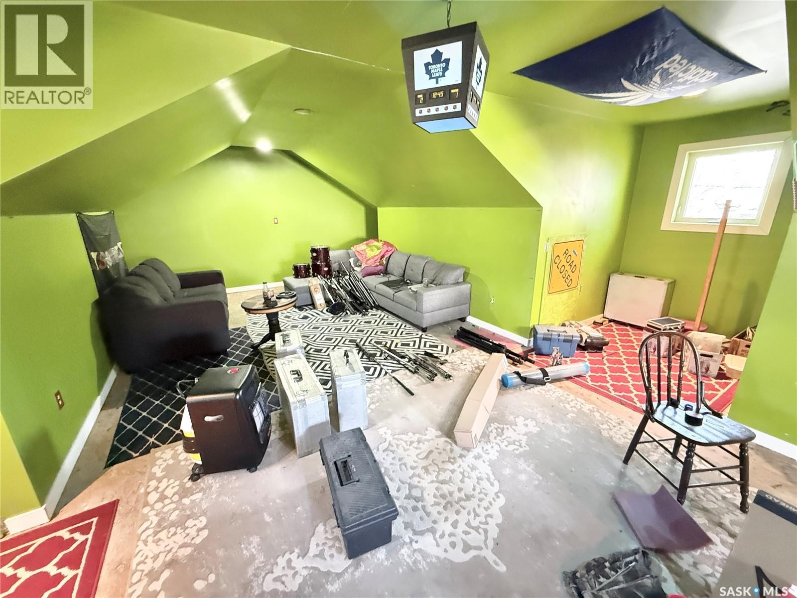 408 Assiniboia Street, Weyburn, SK - Indoor Photo Showing Other Room