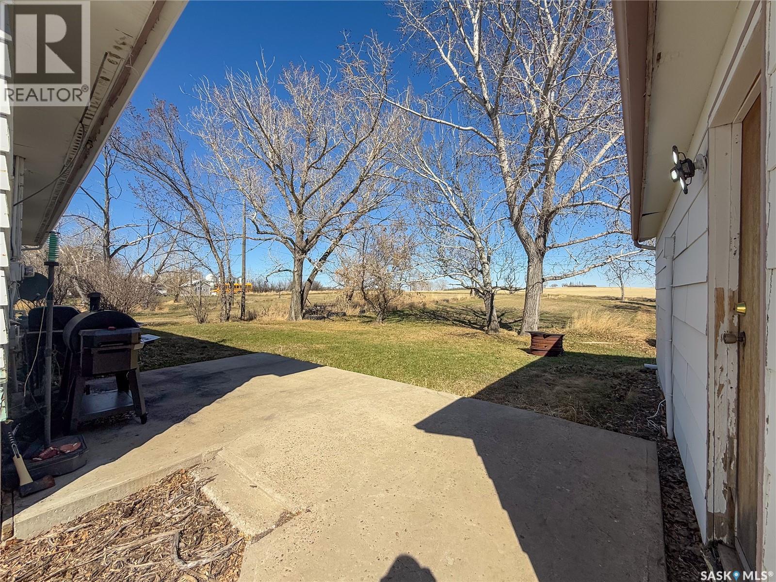 208 1St Street E, Climax, SK - Outdoor