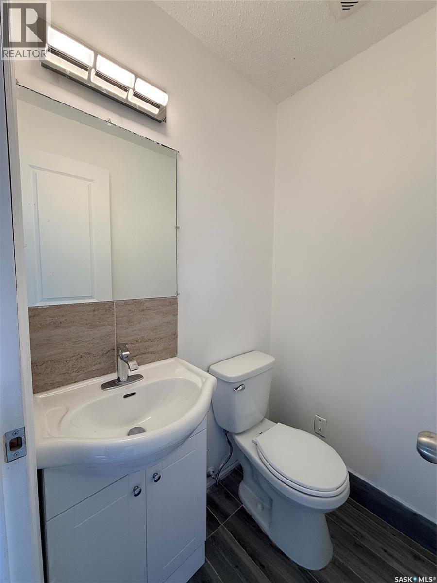 61 Maxwell Crescent, Saskatoon, SK - Indoor Photo Showing Bathroom