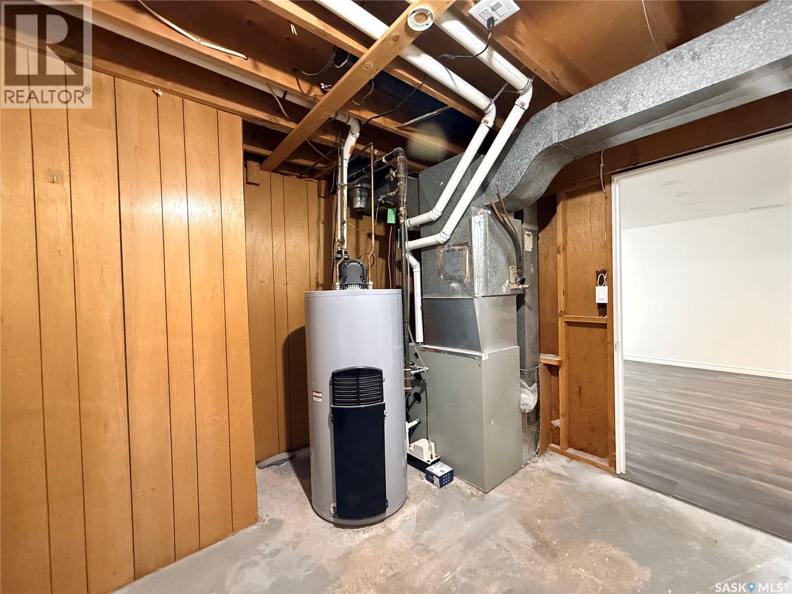 61 Maxwell Crescent, Saskatoon, SK - Indoor Photo Showing Basement