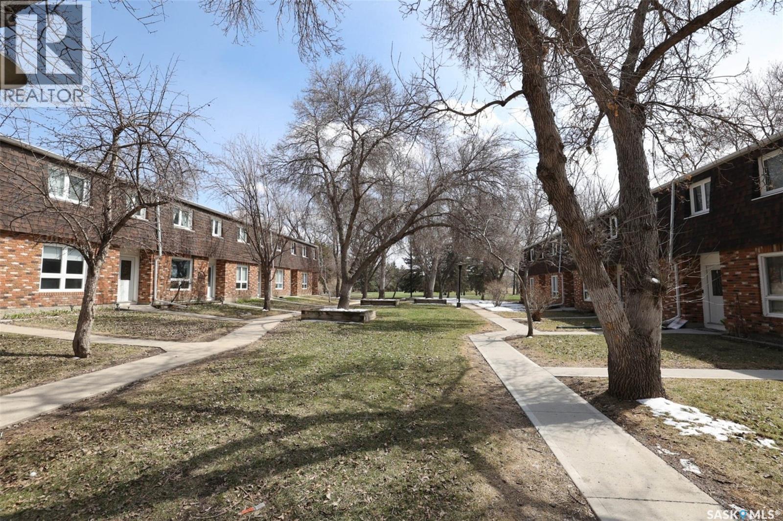 51 Spruceview Road, Regina, SK - Outdoor
