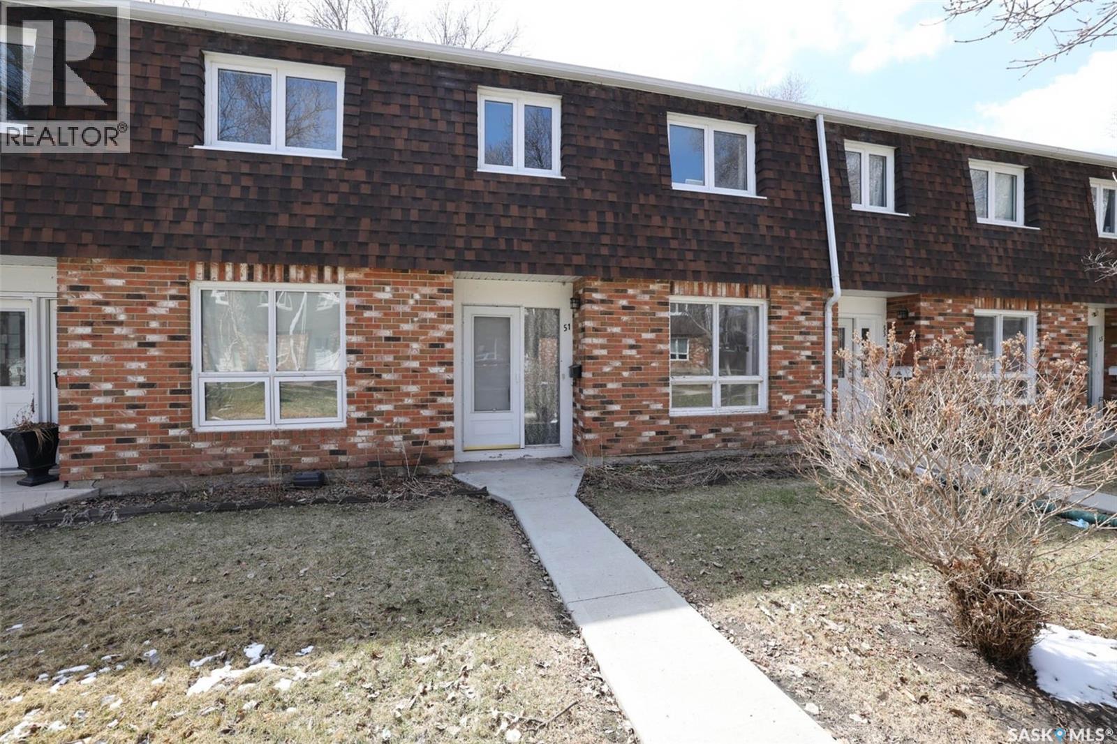 51 Spruceview Road, Regina, SK - Outdoor